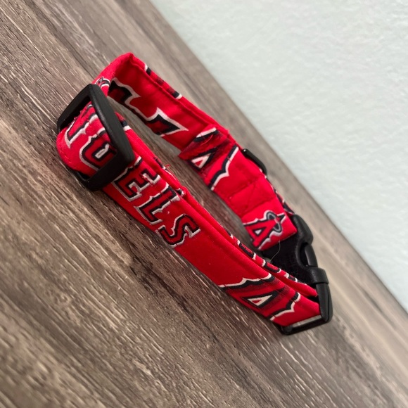 ⭐️4/$15 Los Angeles Angels MLB Dog Collar Size Medium - Picture 6 of 8